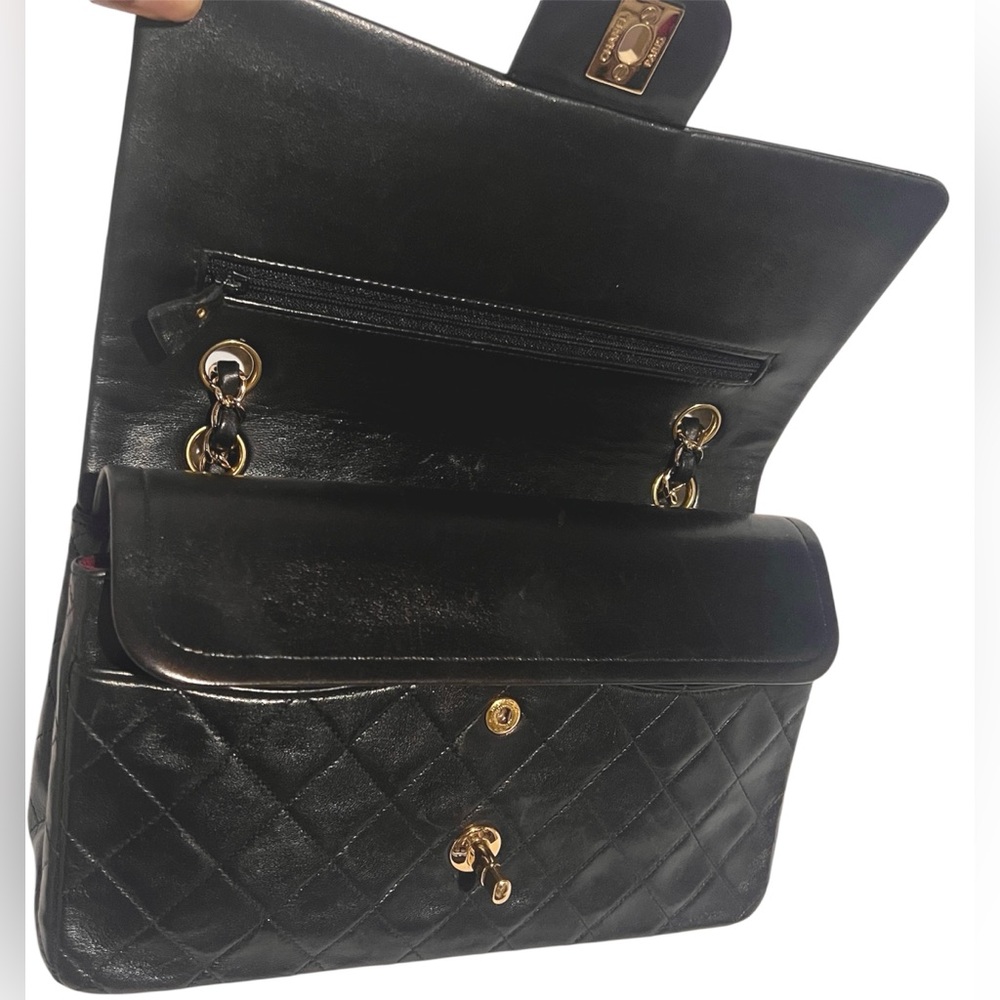 CHANEL Medium Classic Flap Bag - Picture 9 of 15